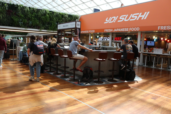 シャルル・ド・ゴール空港内 飲食店